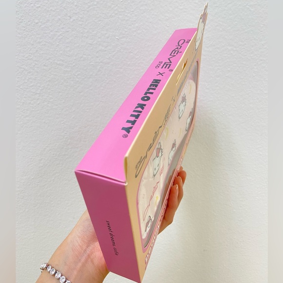 Sanrio Hello Kitty Beauty Rest Sleep Mask - Picture 2 of 4